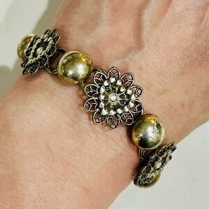 Vintage Gold Tone Floral Rhinestone Bracelet